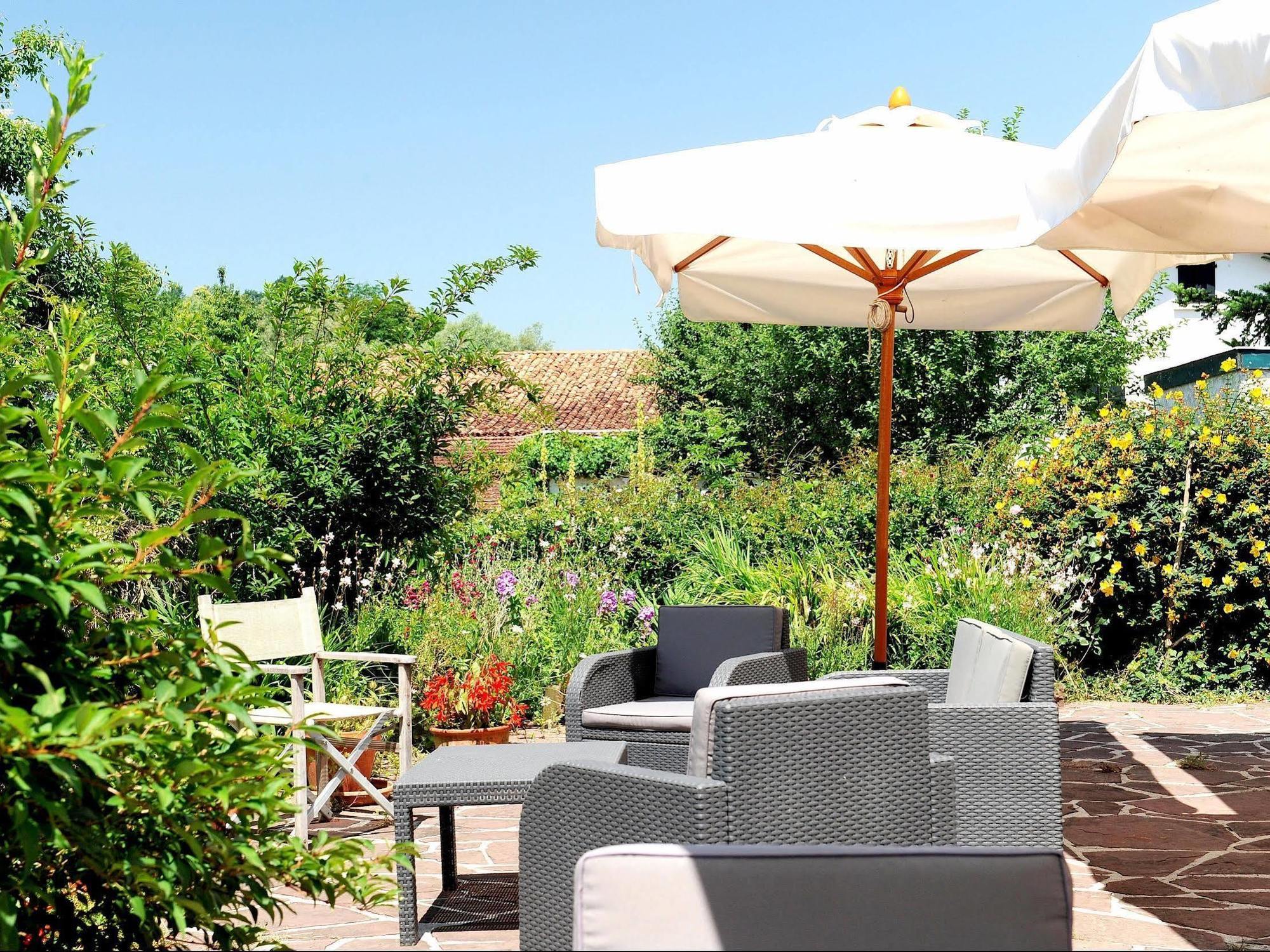 Logis Hotel Xoko-Goxoa Saint-Michel  Exterior photo